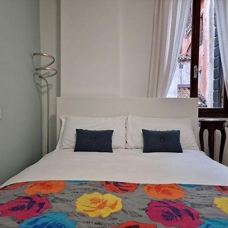 Veneziacentopercento La Forcola Apartment, Next To Rialto Bridge Eksteriør billede