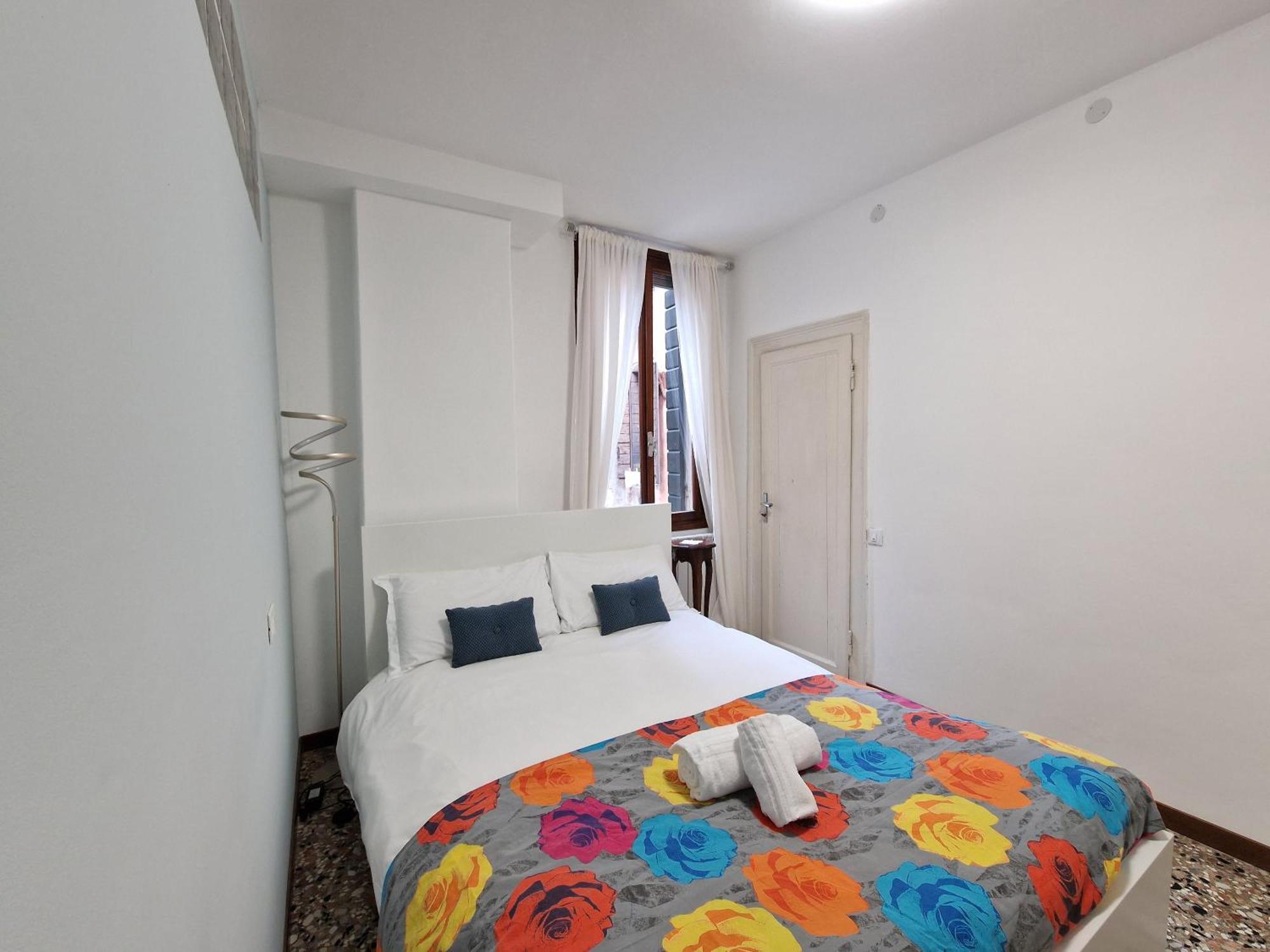 Veneziacentopercento La Forcola Apartment, Next To Rialto Bridge Eksteriør billede